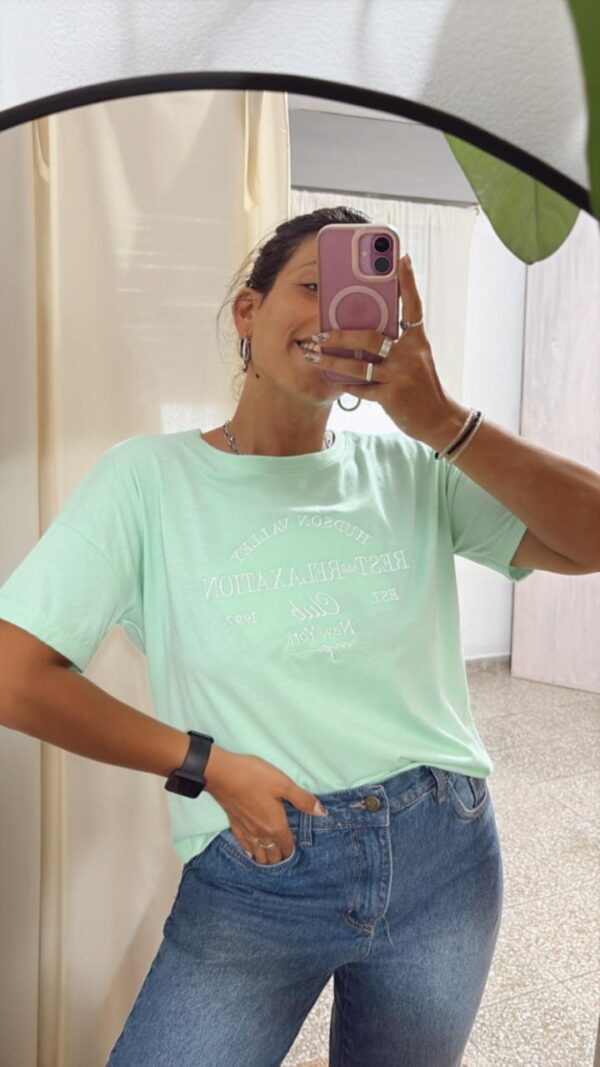 Remera Estocolmo Bordada - Imagen 2